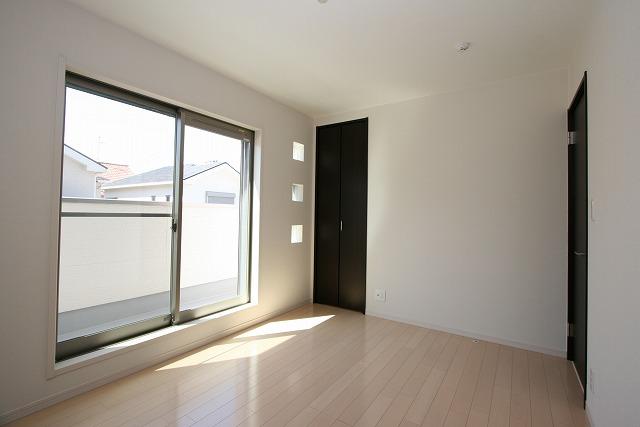 Non-living room. 2 All rooms facing the balcony Kaiyoshitsu