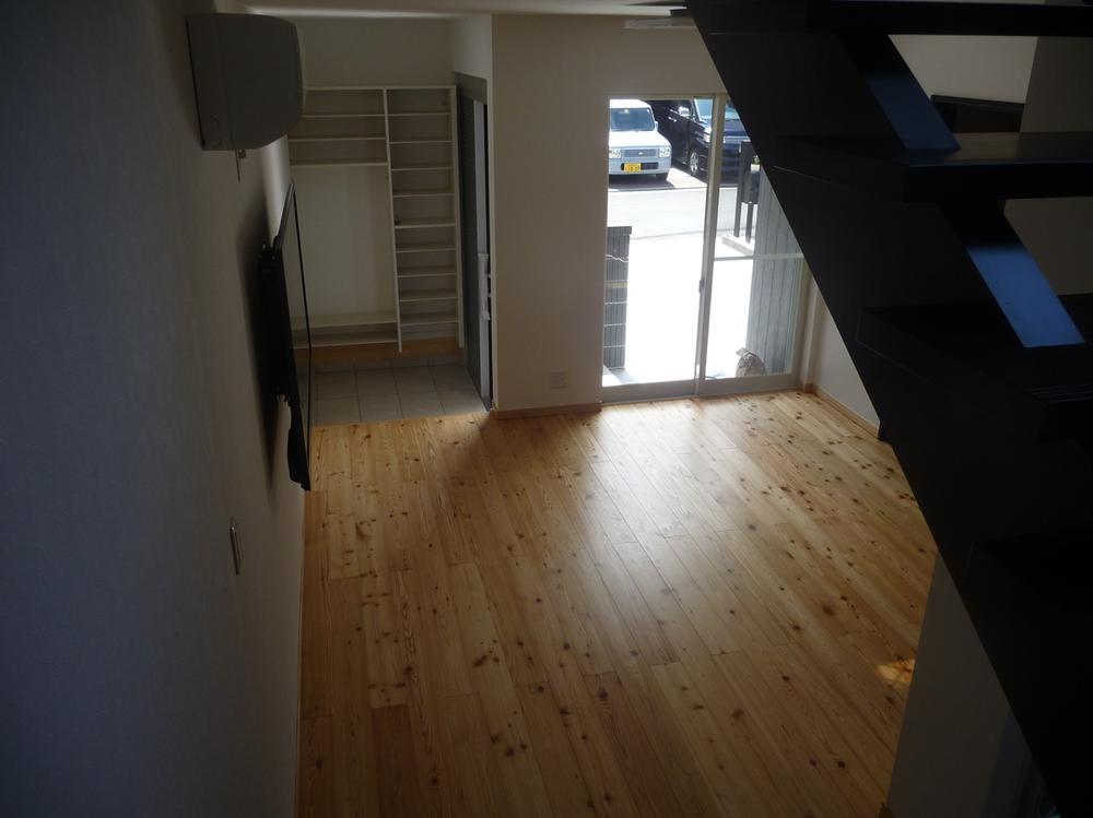 Non-living room. Indoor (08 May 2013) Shooting