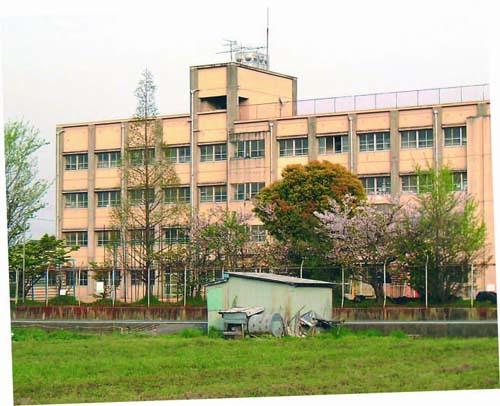 Primary school. Izumiotsu Municipal Kusunoki to elementary school 400m