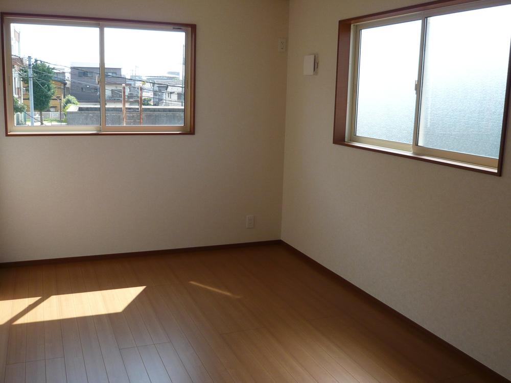 Non-living room. Sunlight pour nursery