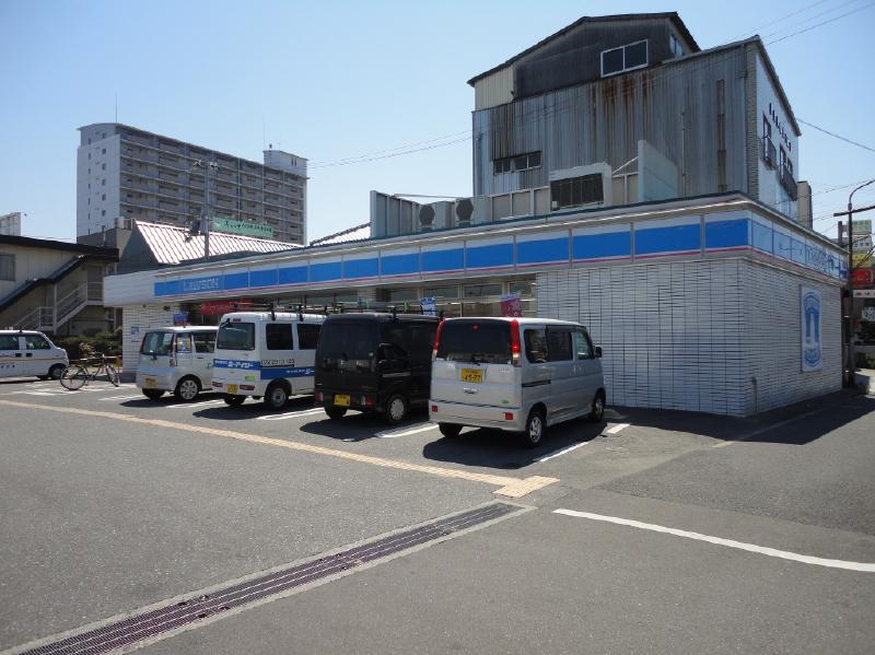 Convenience store. 354m until Lawson Izumiotsu Matsunohama store (convenience store)