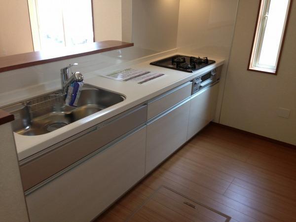 Kitchen. Do not you enjoy the food together with the child in an easy-to-use wide type of kitchen