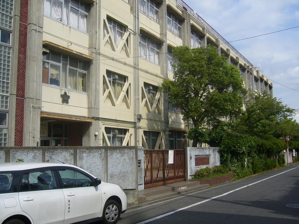 Junior high school. Izumiotsu Municipal Ozu until junior high school 1253m