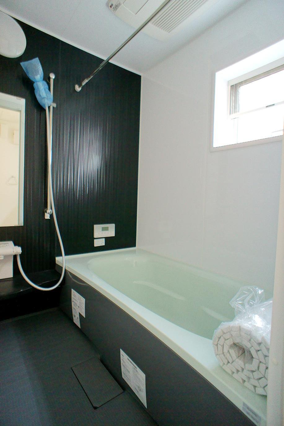 Bathroom. No. 17 land bathroom