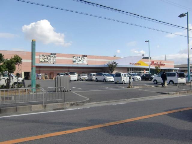 Supermarket. 796m to Sanyo Marunaka Izumiotsu shop