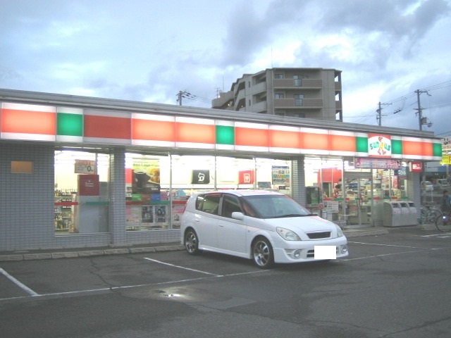 Convenience store. Thanks Kumatori Konya store up (convenience store) 1449m