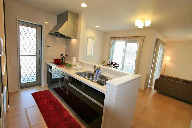 Kitchen. With built-in dishwasher