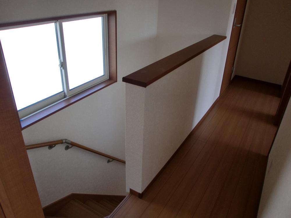 Other.  ☆ Aya light there is a window to the stairs ・ Ventilation good ☆