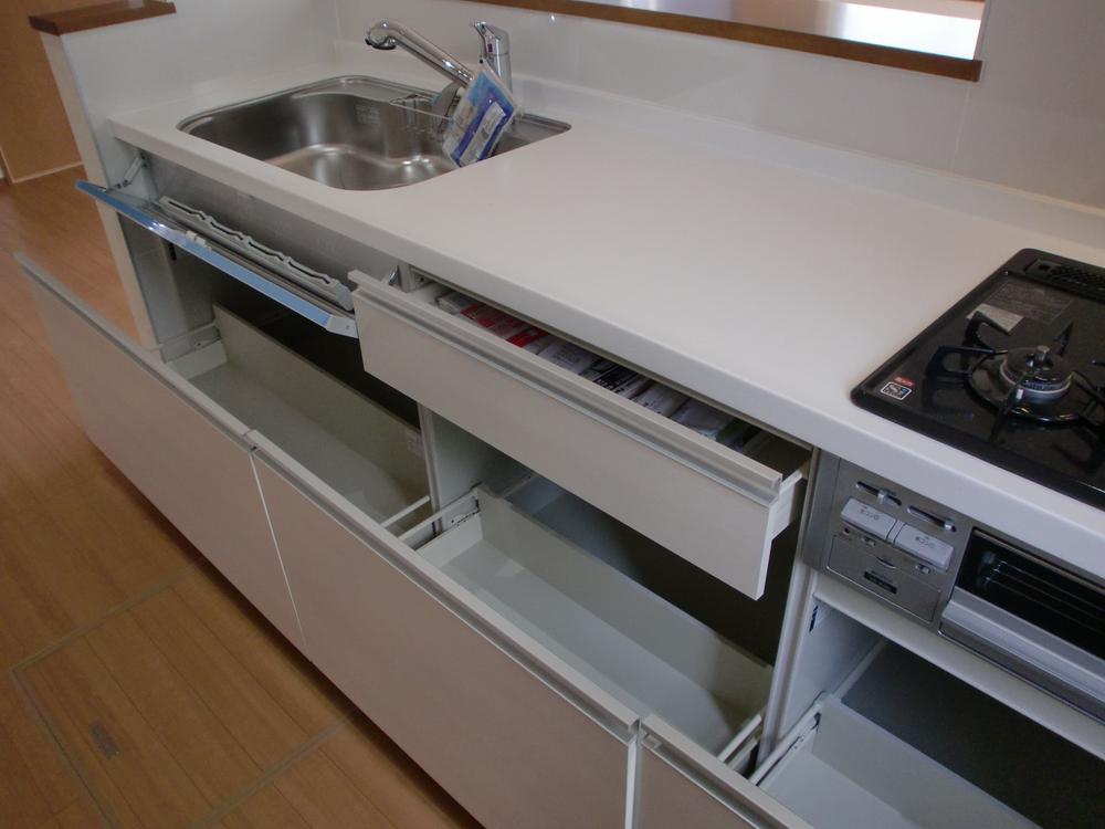 Kitchen.  ☆ Storage of stocker type of large capacity ☆