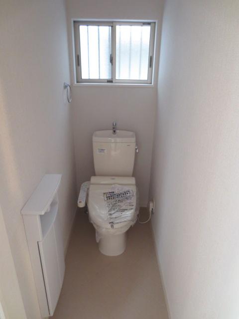 Toilet. Same specifications toilet