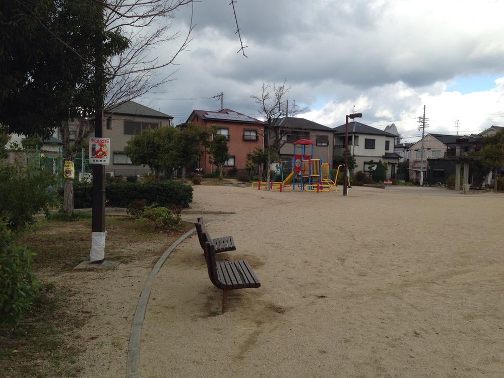 park. To 400m park is a holiday and a 5-minute walk from Central Park Aoi is crowded with families like many parents and children.