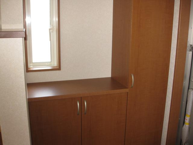 Other.  ☆ Large front door storage ☆  ☆ Entrance clean, large capacity
