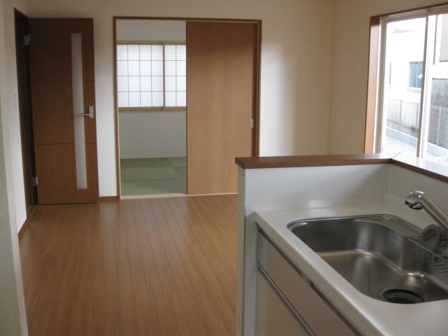 Living.  ☆ Japanese-style room between the LDK and the continued ☆