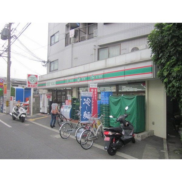 Convenience store. STORE100 Kadoma KAKIUCHI the town store (convenience store) to 117m
