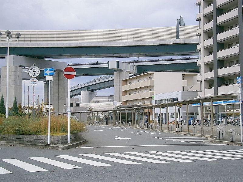 Other. Osaka Municipal Nagahori Tsurumi-ryokuchi Line "Kadoma south" Station Rotary
