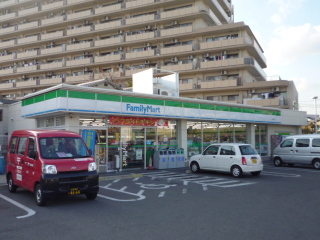 Convenience store. FamilyMart Dainichihigashi store up (convenience store) 528m
