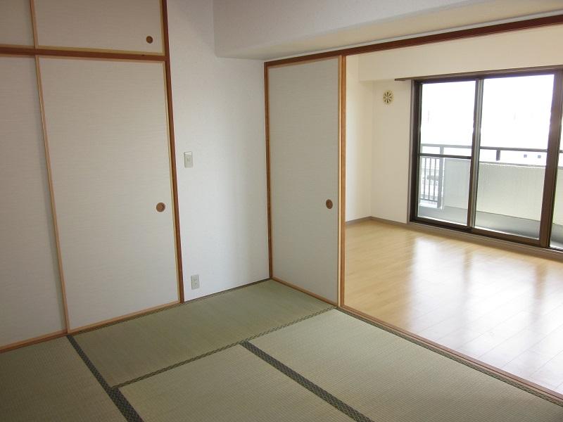 Other local. Room where fresh wind is blowing through!