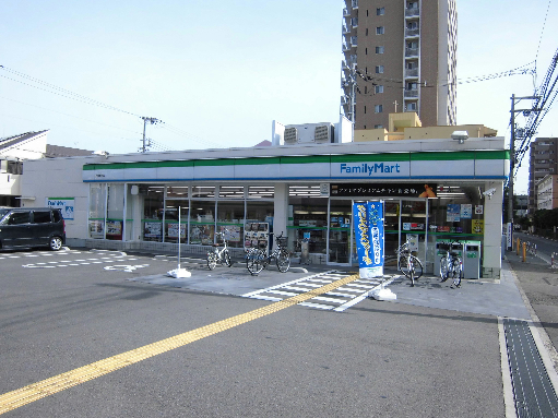 Convenience store. FamilyMart Kadoma Sakae store up (convenience store) 429m