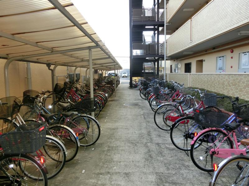 Other common areas. Bicycle parking is available at 1200 yen a year.
