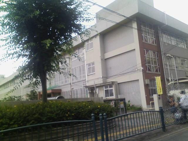 Primary school. Kadoma Municipal Kadoma until elementary school 610m