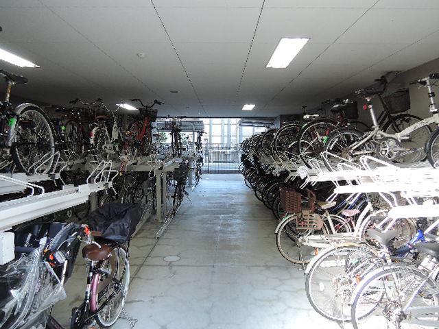 Other common areas.  [Esurido Kadoma Motomachi] Bicycle-parking space