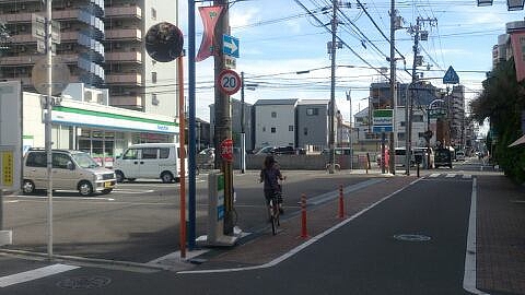 Convenience store. FamilyMart Kadoma Sakae store up (convenience store) 196m