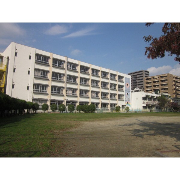Primary school. 1264m to Kadoma Municipal Hayami elementary school (elementary school)