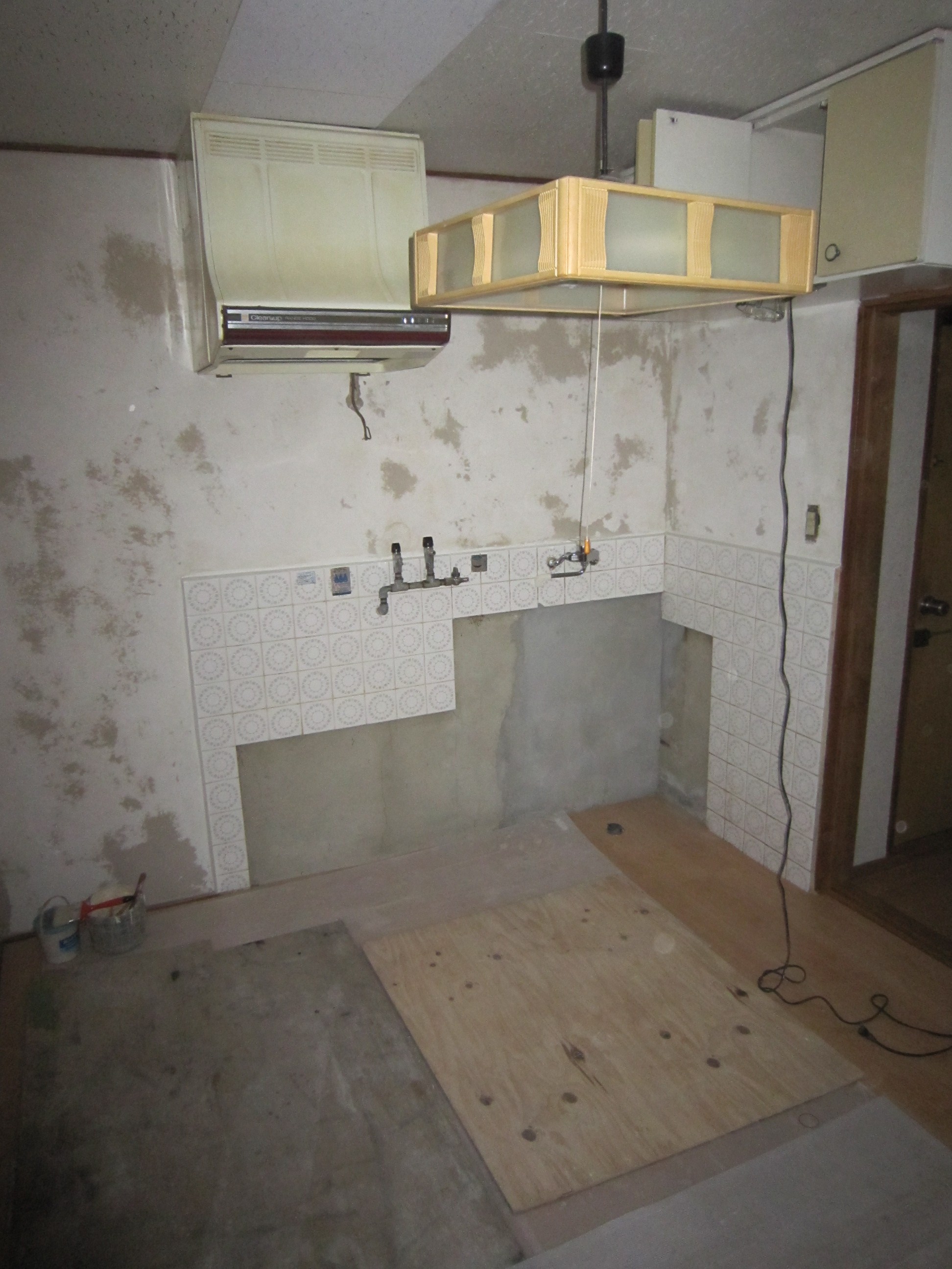 Kitchen. It is currently being renovated ☆ 