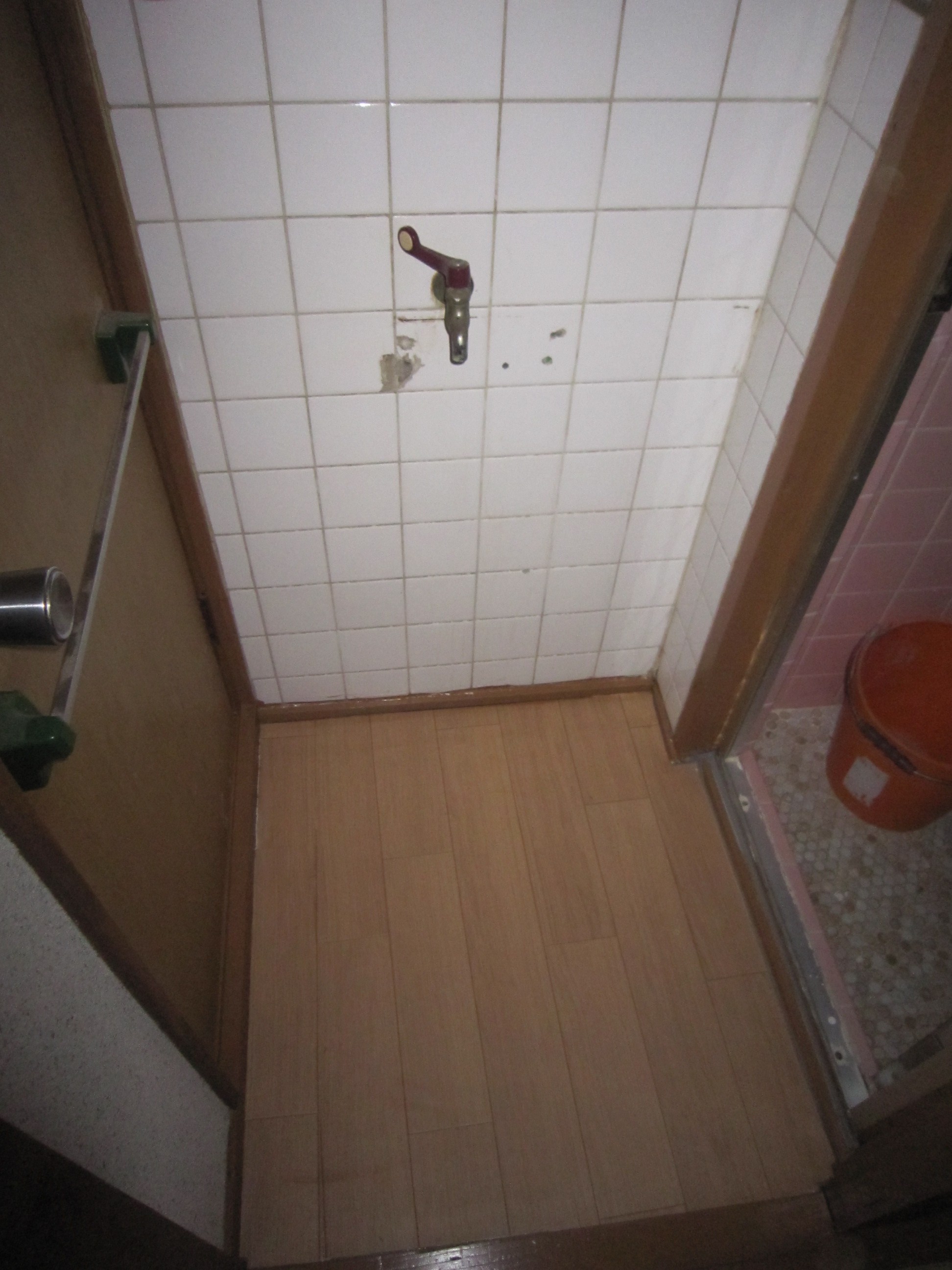 Washroom. It is currently being renovated ☆