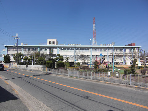 Primary school. Shinomiya up to elementary school (elementary school) 500m
