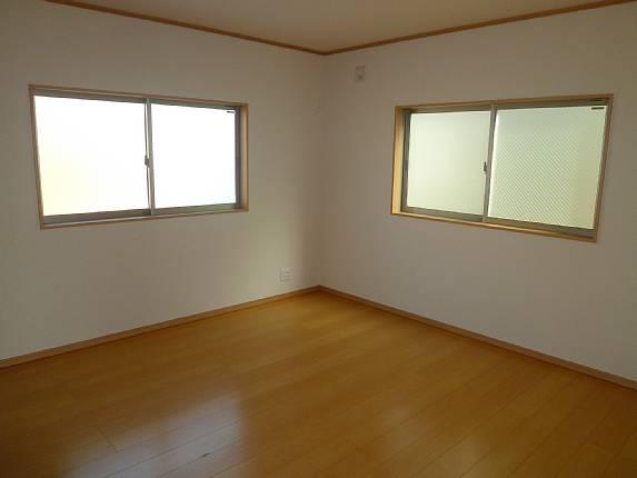 Non-living room. All room, Adopted excellent pair glass in thermal insulation!