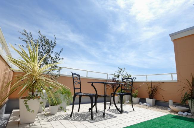 Balcony. Day preeminent roof balcony you can enjoy a nice space making to your liking ☆