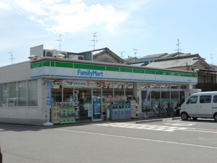 Convenience store. 120m to FamilyMart Kadoma Fukada-cho store (convenience store)