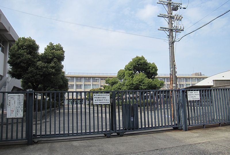 high school ・ College. Osaka Prefectural Kadoma Nishi High School (High School ・ NCT) to 1460m