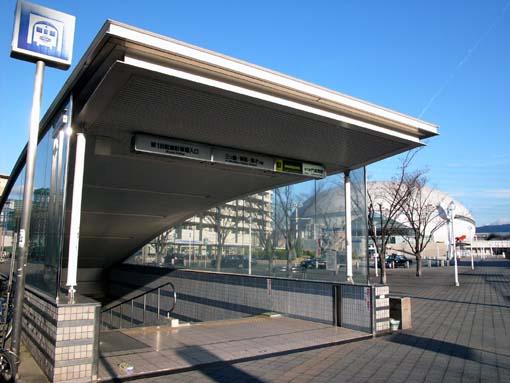 station. Subway Nagahori Tsurumi-ryokuchi Line Kadoma to south 720m