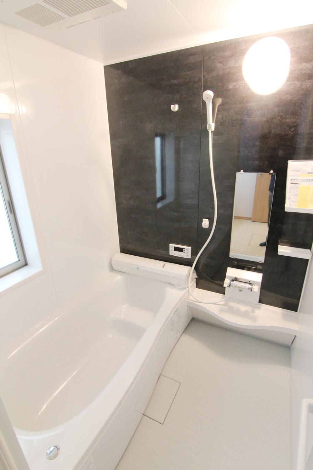 Bathroom. ◆ bathroom