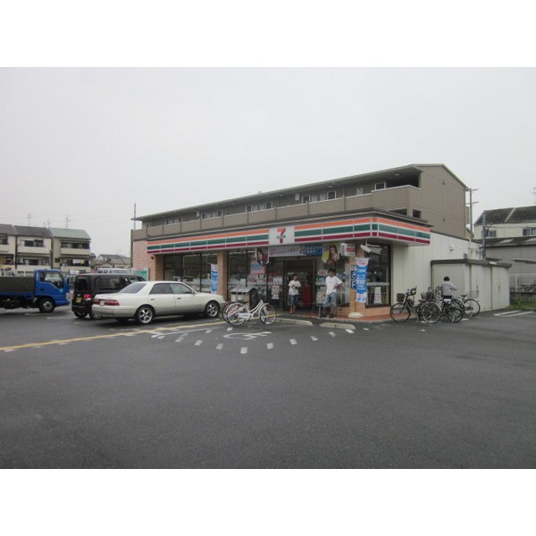 Convenience store. Seven-Eleven Moriguchi Kajimachi 4-chome up (convenience store) 516m