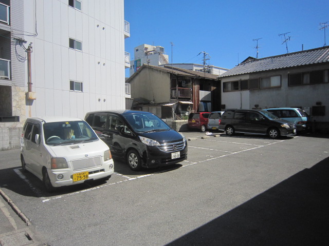 Parking lot