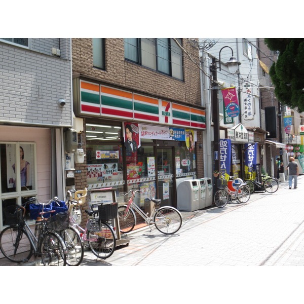 Convenience store. Seven-Eleven Kadoma happiness cho store (convenience store) up to 100m
