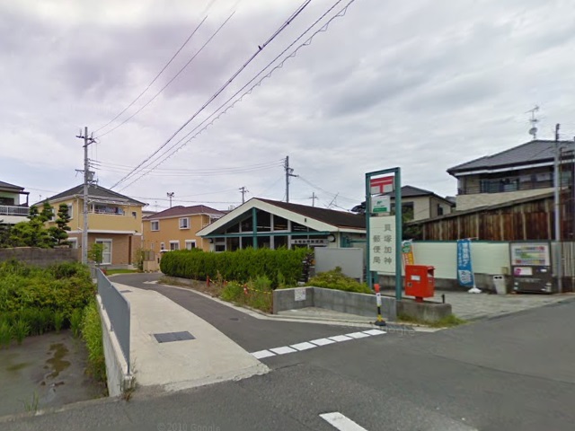 post office. 1051m to Kaizuka Cassin post office (post office)