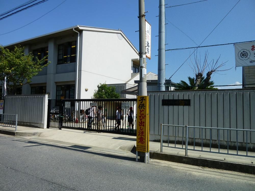 Primary school. Municipal castle 1000m up to elementary school <Kishiwada>