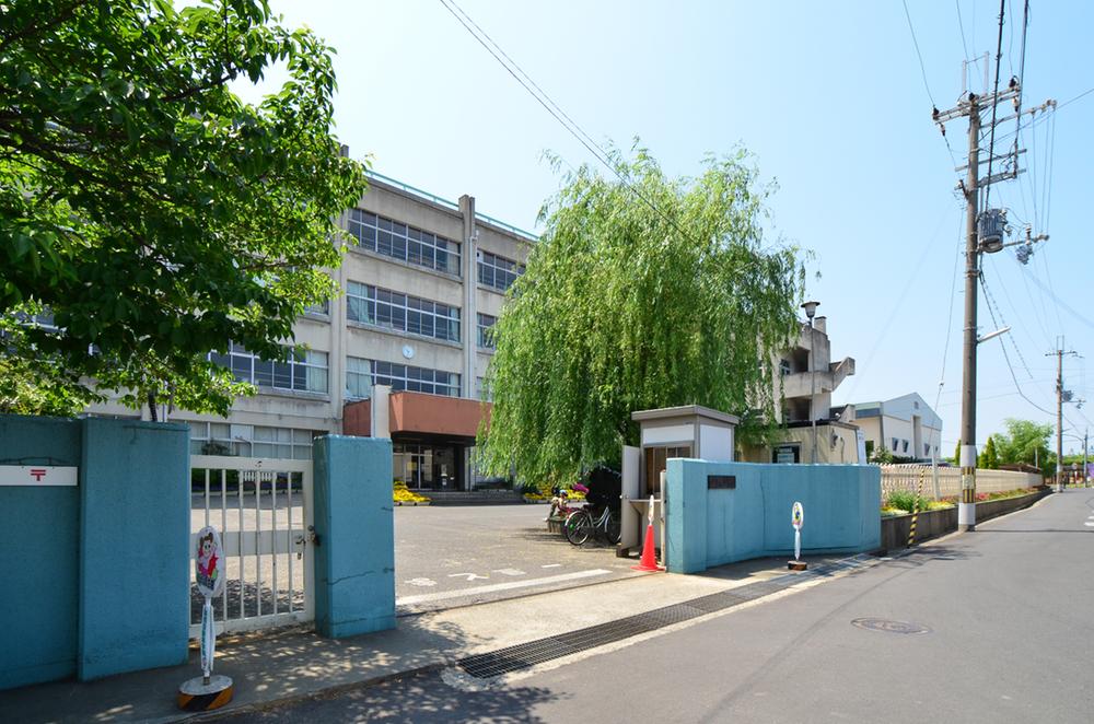 Primary school. 581m to Kaizuka Tatsuhigashi Elementary School