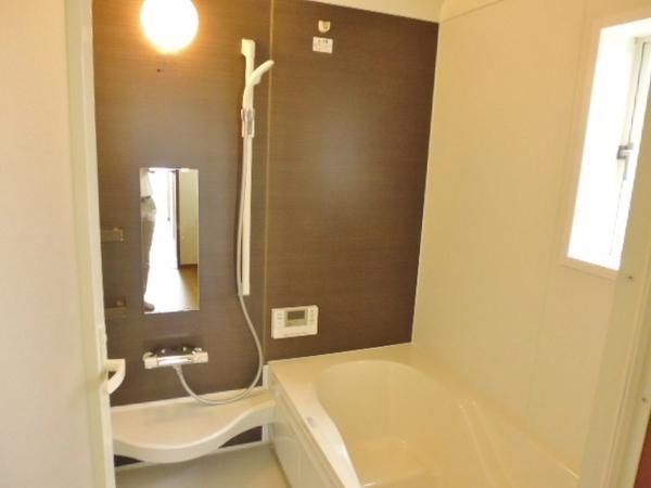 Same specifications photo (bathroom). Spacious bathroom that can be bathing with children