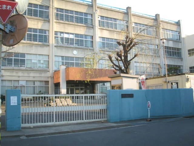 Primary school. 779m to Kaizuka Tatsuhigashi elementary school (elementary school)