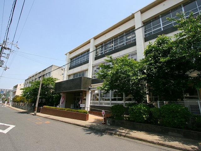 Primary school. 430m to Tsuda Elementary School