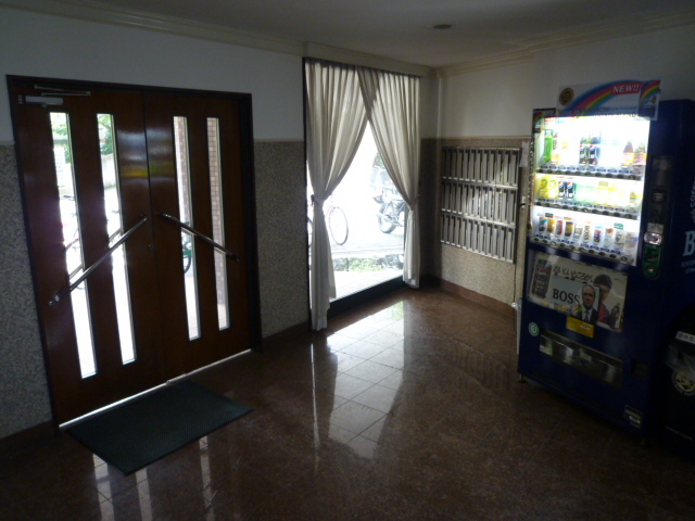 Other common areas. It is the entrance, such as hotels! 