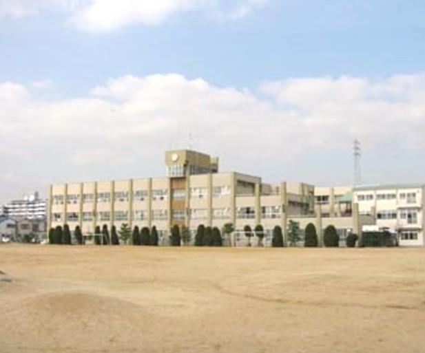 Primary school. 520m until Kashiwabara Municipal Ken Shimokita Elementary School