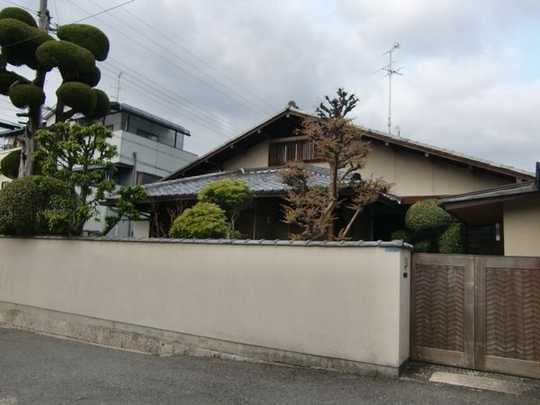 Local appearance photo. The building is the appearance. (It is the main house. )