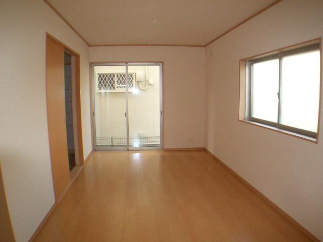 Living. Spacious 20 quires in Japanese-style room + LDK