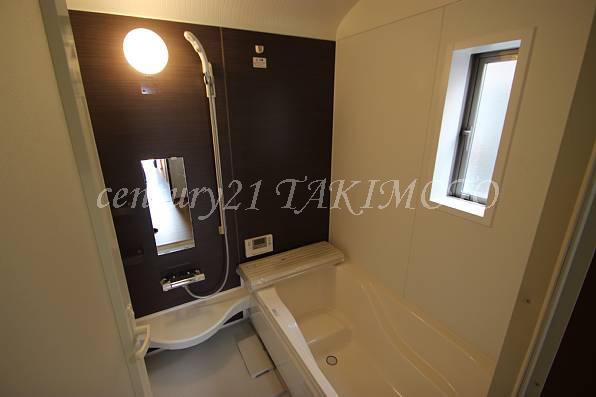 Bathroom. The spacious bathroom 1 pyeong type!